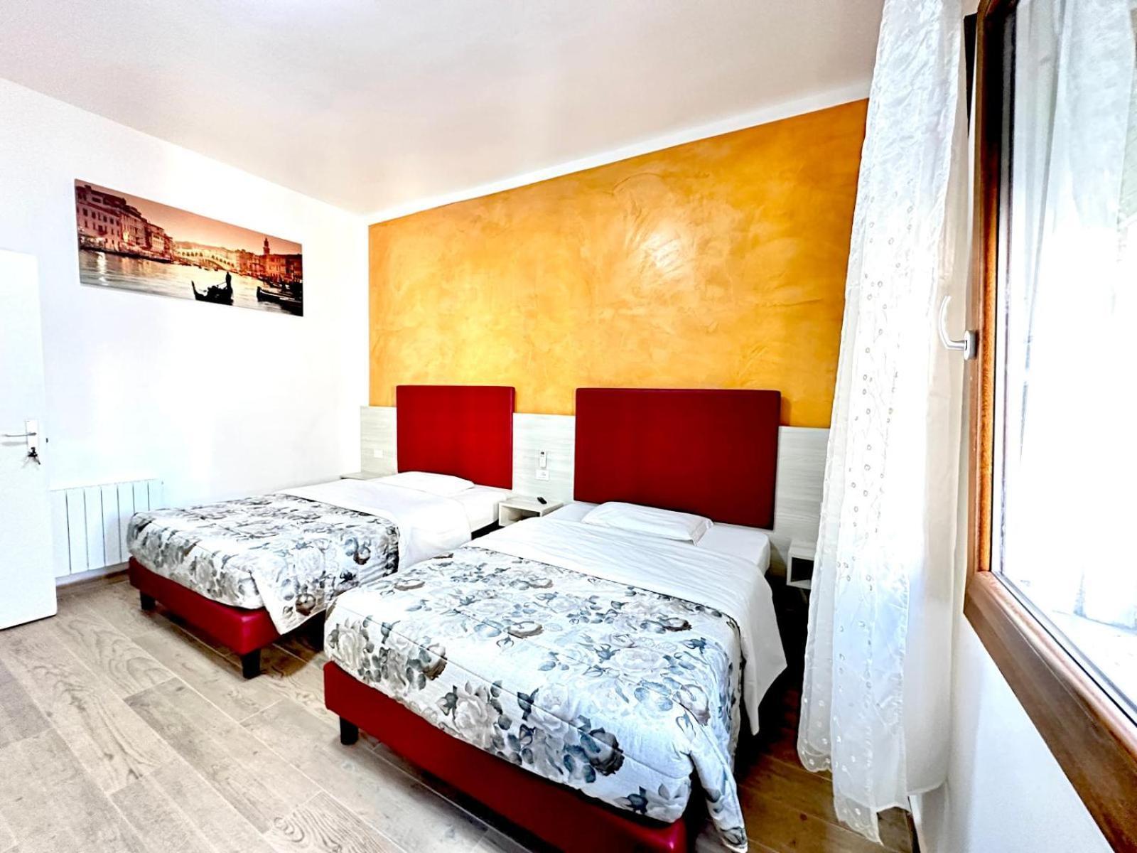 Vacation Venice Rooms Mestre Exterior foto